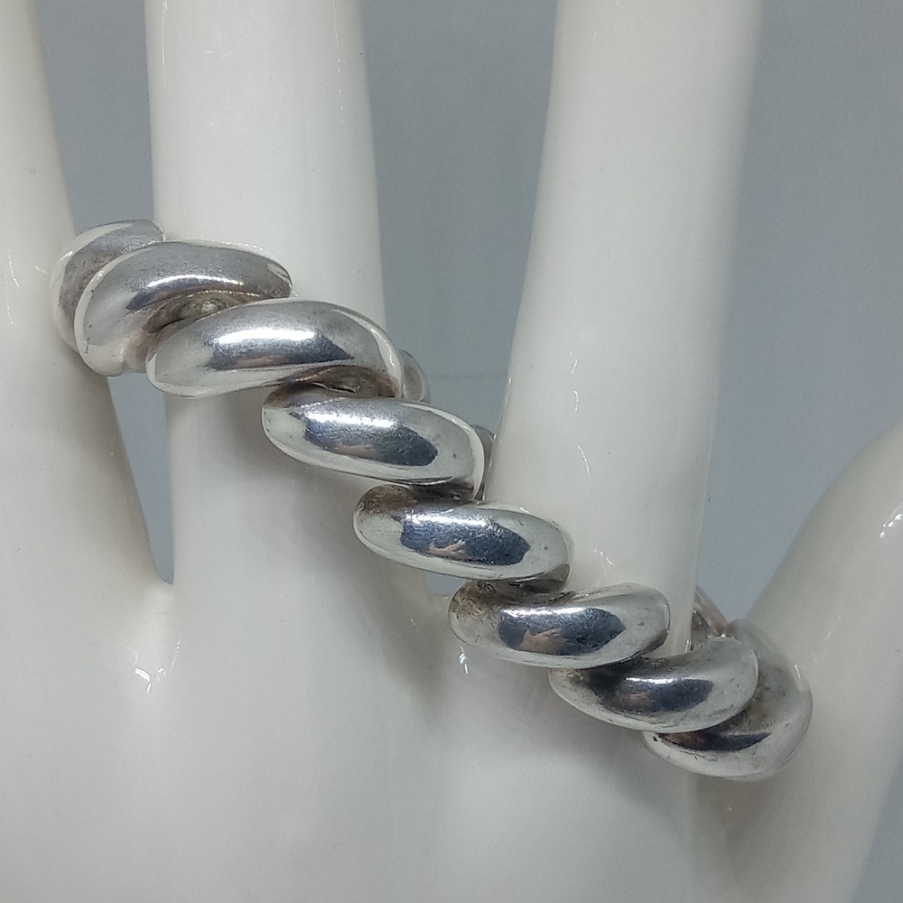 Silver Jewelry Accessory with Elegant Design